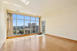 1550 E Royall Pl, Milwaukee, WI 53202 - Photo 2