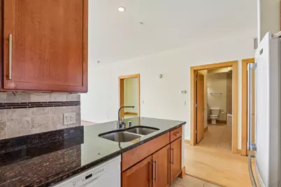 1550 E Royall Pl #Unit 911, Milwaukee, WI 53202 - Photo 14