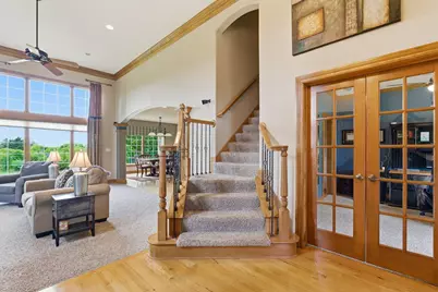 439  Pineview Ct, Richfield, WI 53017 - Photo 6