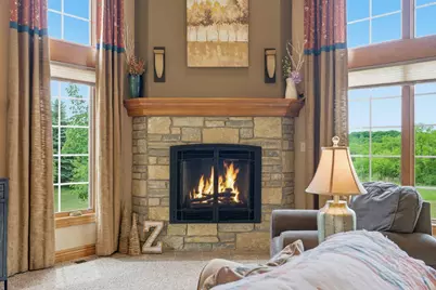 439  Pineview Ct, Richfield, WI 53017 - Photo 8