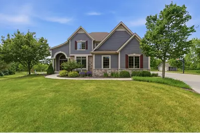439  Pineview Ct, Richfield, WI 53017 - Photo 2