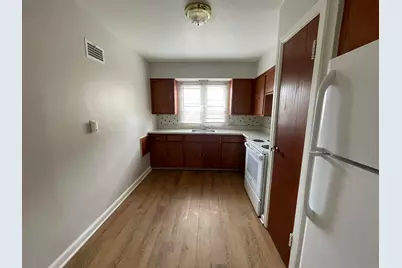 2020 S 82nd St, West Allis, WI 53219 - Photo 10