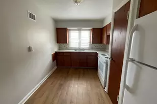 2020 S 82nd St, West Allis, WI 53219 - Photo 10