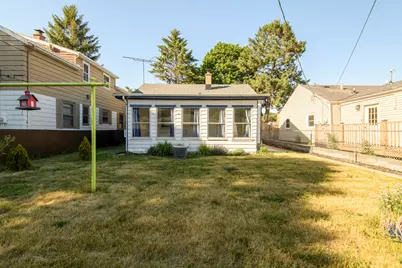 9035 W Lisbon Ave, Milwaukee, WI 53222 - Photo 18