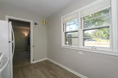9035 W Lisbon Ave, Milwaukee, WI 53222 - Photo 28