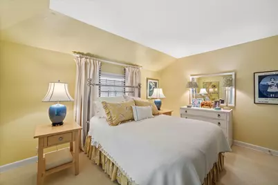 4919 N Diversey Blvd, Whitefish Bay, WI 53217 - Photo 24