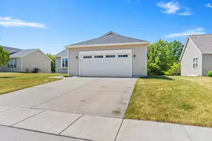 1423 E Longneedle Ln, Elkhorn, WI 53121 - Photo 36