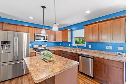 1423 E Longneedle Ln, Elkhorn, WI 53121 - Photo 10