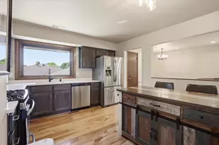 6085 Trail Ridge Dr, Greendale, WI 53129 - Photo 30