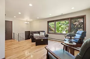 6085 Trail Ridge Dr, Greendale, WI 53129 - Photo 4