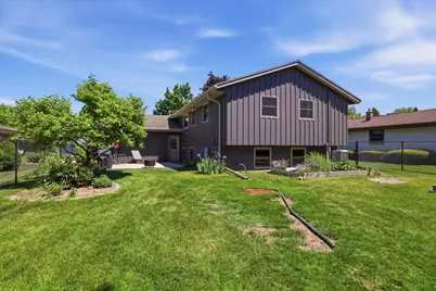 6085  Trail Ridge Dr, Greendale, WI 53129 - Photo 30