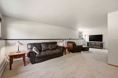 6085  Trail Ridge Dr, Greendale, WI 53129 - Photo 10