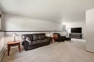 6085 Trail Ridge Dr, Greendale, WI 53129 - Photo 10