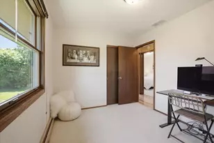 6085 Trail Ridge Dr, Greendale, WI 53129 - Photo 20