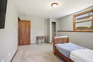 6085 Trail Ridge Dr, Greendale, WI 53129 - Photo 24