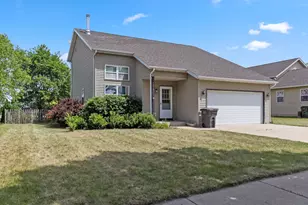 1226 Peninsula Ln, Whitewater, WI 53190 - Photo 1