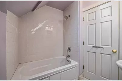 2521 N Pierce St, Milwaukee, WI 53212 - Photo 24