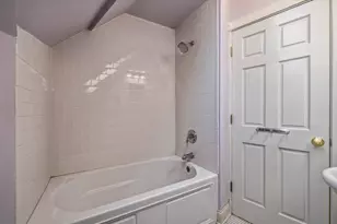 2521 N Pierce St, Milwaukee, WI 53212 - Photo 24