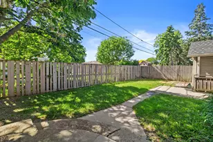 1128 Lathrop Ave, Racine, WI 53405 - Photo 16