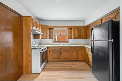 5317 W Hayes Ave, West Allis, WI 53219 - Photo 6