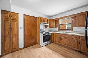 5317 W Hayes Ave, West Allis, WI 53219 - Photo 8