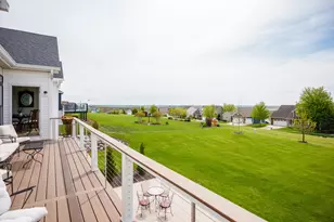 550 Ridgeview Ct, Lake Geneva, WI 53147 - Photo 8