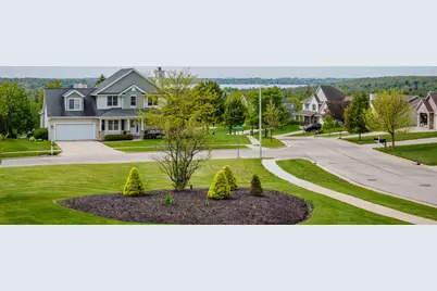 550  Ridgeview Ct, Lake Geneva, WI 53147 - Photo 8