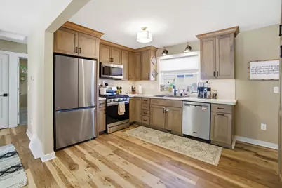4554 S Vermont Ave, Saint Francis, WI 53235 - Photo 8