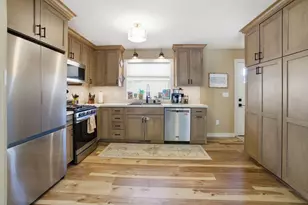 4554 S Vermont Ave, Saint Francis, WI 53235 - Photo 6