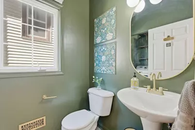 1527 N Cass St #A, Milwaukee, WI 53202 - Photo 12