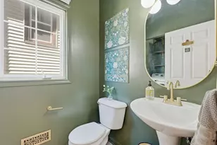 1527 N Cass St, Milwaukee, WI 53202 - Photo 12