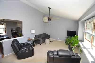 6162 S Delaware Ave, Cudahy, WI 53110 - Photo 4