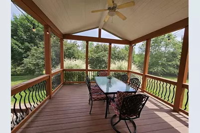 400  Cedar Bluffs Ct, Slinger, WI 53086 - Photo 2