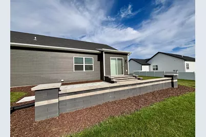 439  East St, Juneau, WI 53039 - Photo 10