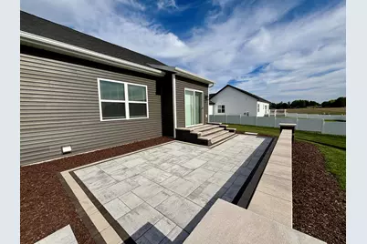 439  East St, Juneau, WI 53039 - Photo 6