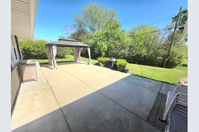 2532 S Seymour Pl, West Allis, WI 53227 - Photo 4