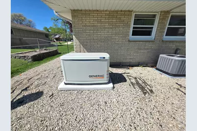 2532 S Seymour Pl, West Allis, WI 53227 - Photo 6