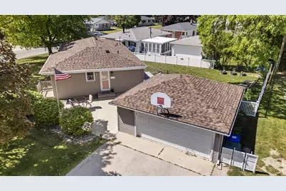 5426  Middleton Dr, Greendale, WI 53129 - Photo 30