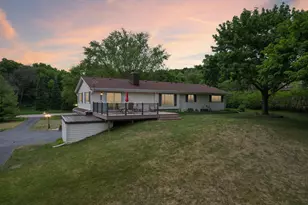 804 Lochtyn Ridge, Wales, WI 53183 - Photo 6