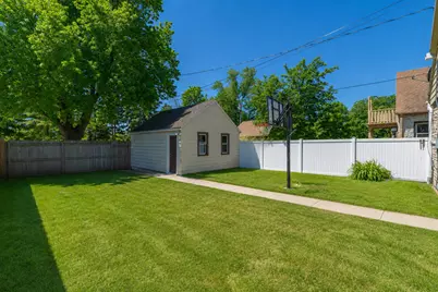 1931 W Kendall Ave, Glendale, WI 53209 - Photo 12