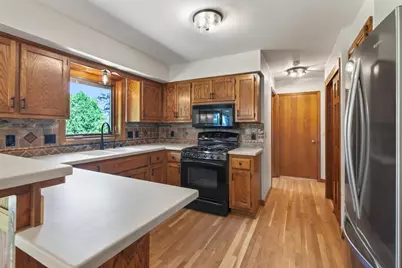 2230  Stony Ridge Dr, Waukesha, WI 53189 - Photo 12