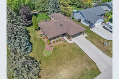 1124  Sommer Dr, Sheboygan, WI 53081 - Photo 4