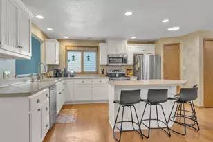 1124 Sommer Dr, Sheboygan, WI 53081 - Photo 8