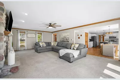 W265N2184  Sawgrass Ln, Pewaukee, WI 53072 - Photo 4