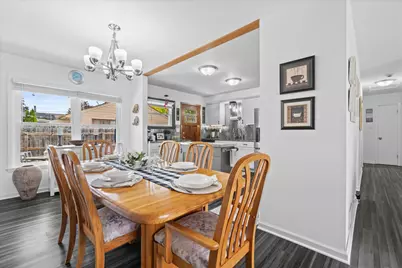 9804 W Dakota St, West Allis, WI 53227 - Photo 8