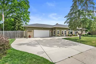 9804 W Dakota St, West Allis, WI 53227 - Photo 4