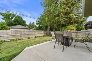 9804 W Dakota St, West Allis, WI 53227 - Photo 28