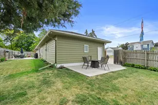 9804 W Dakota St, West Allis, WI 53227 - Photo 30