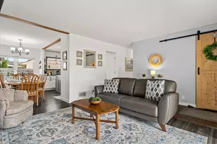 9804 W Dakota St, West Allis, WI 53227 - Photo 8