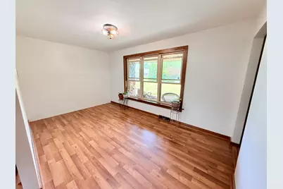 2556 N Green Bay Rd, Racine, WI 53405 - Photo 16